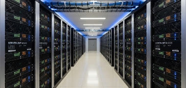 Como equilibrar infraestrutura física e software inteligente?